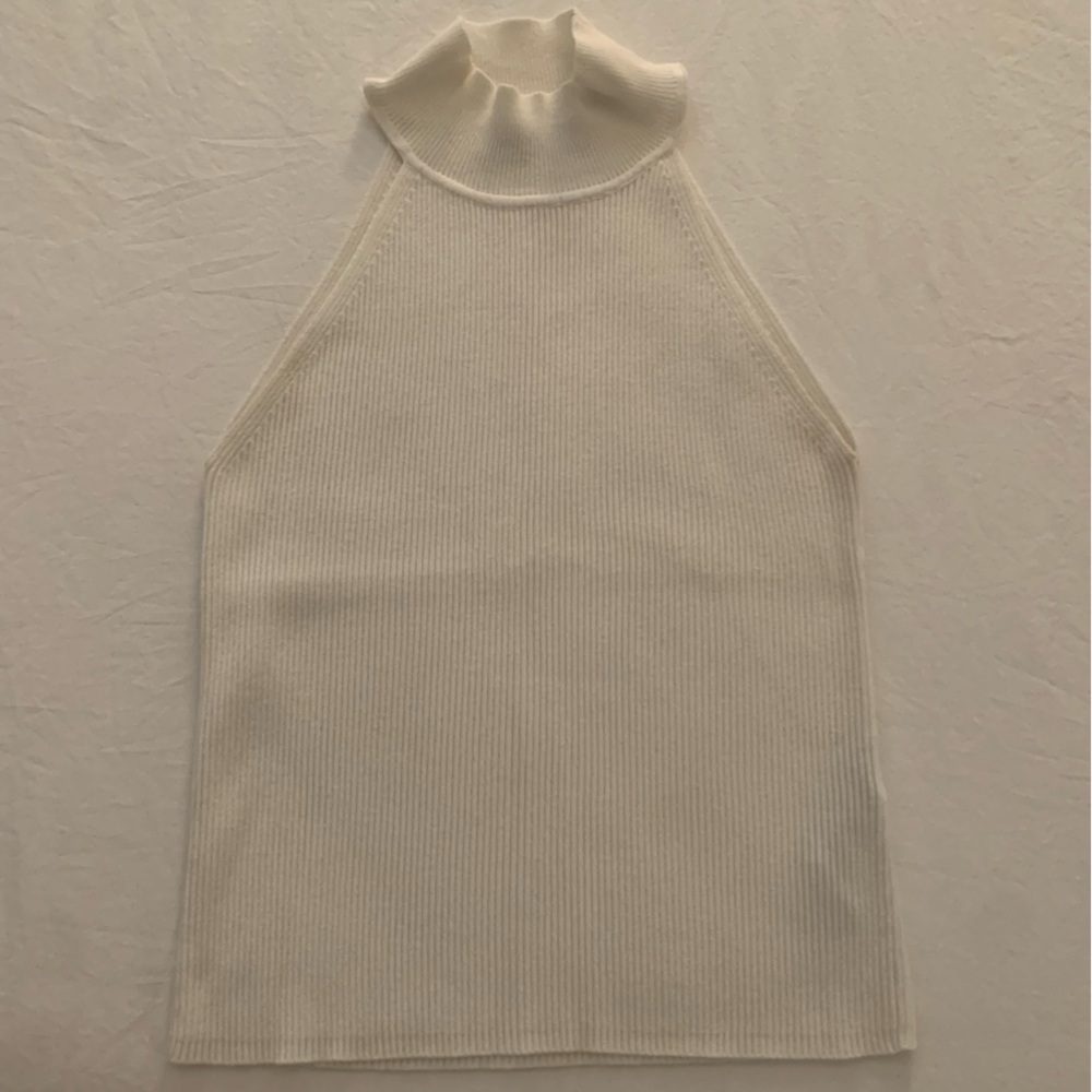 Zara white knit sleeveless top. Size Small worn once. Washed.